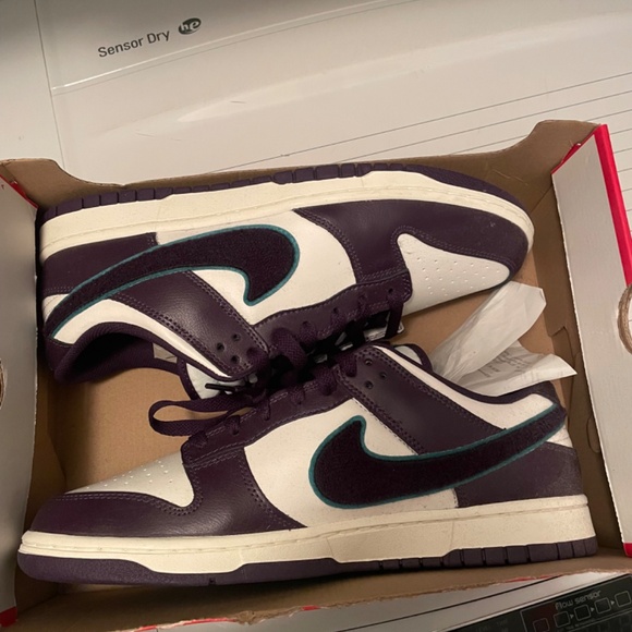 Men’s Purple Dunks - Picture 4 of 4